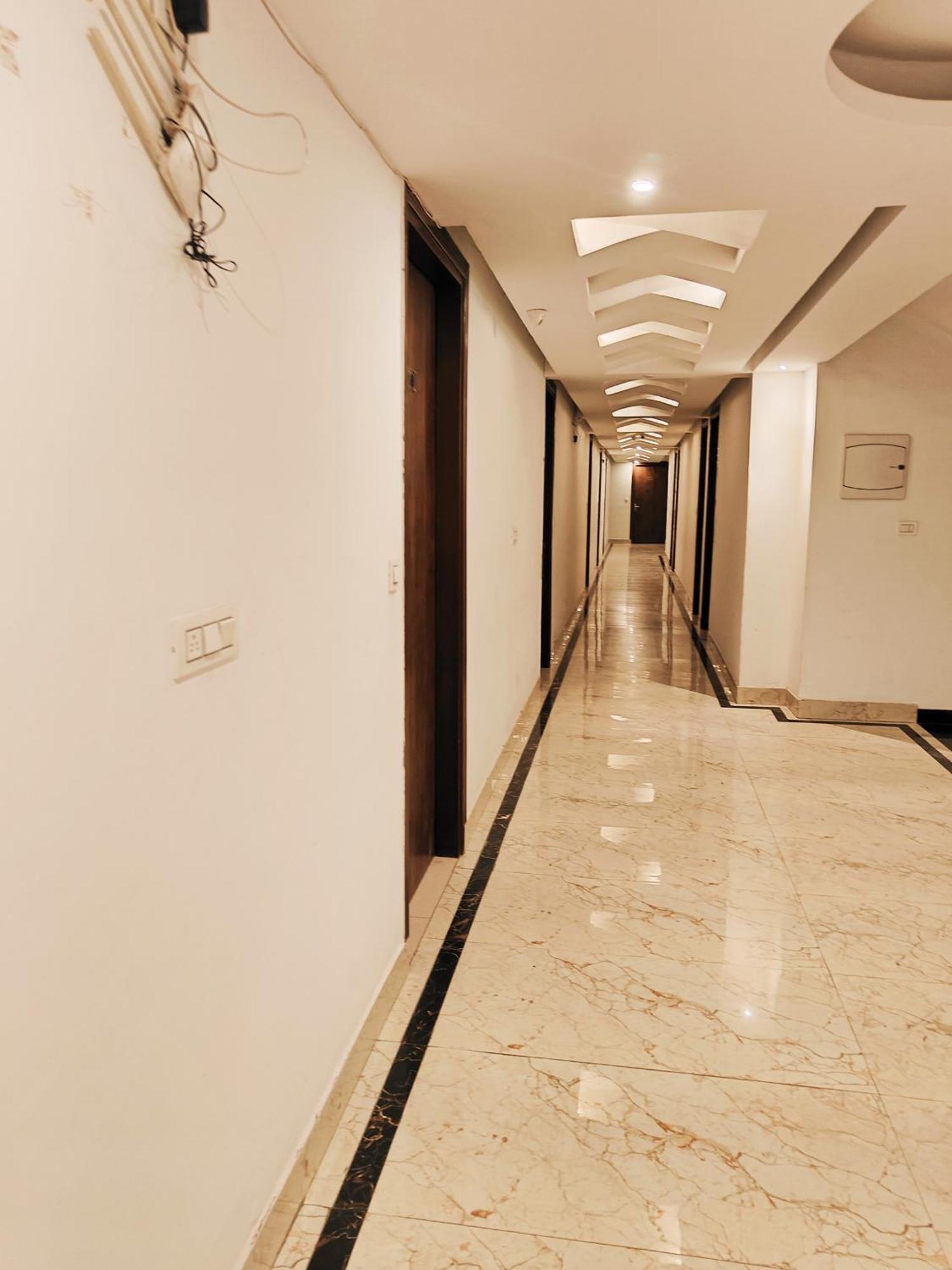 Hotel Le Mount Plaza Near Igi Airport Delhi Yeni Delhi Dış mekan fotoğraf